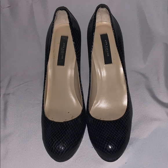 Black snake skin Ann Taylor heels size 7 1/2 - Picture 2 of 5